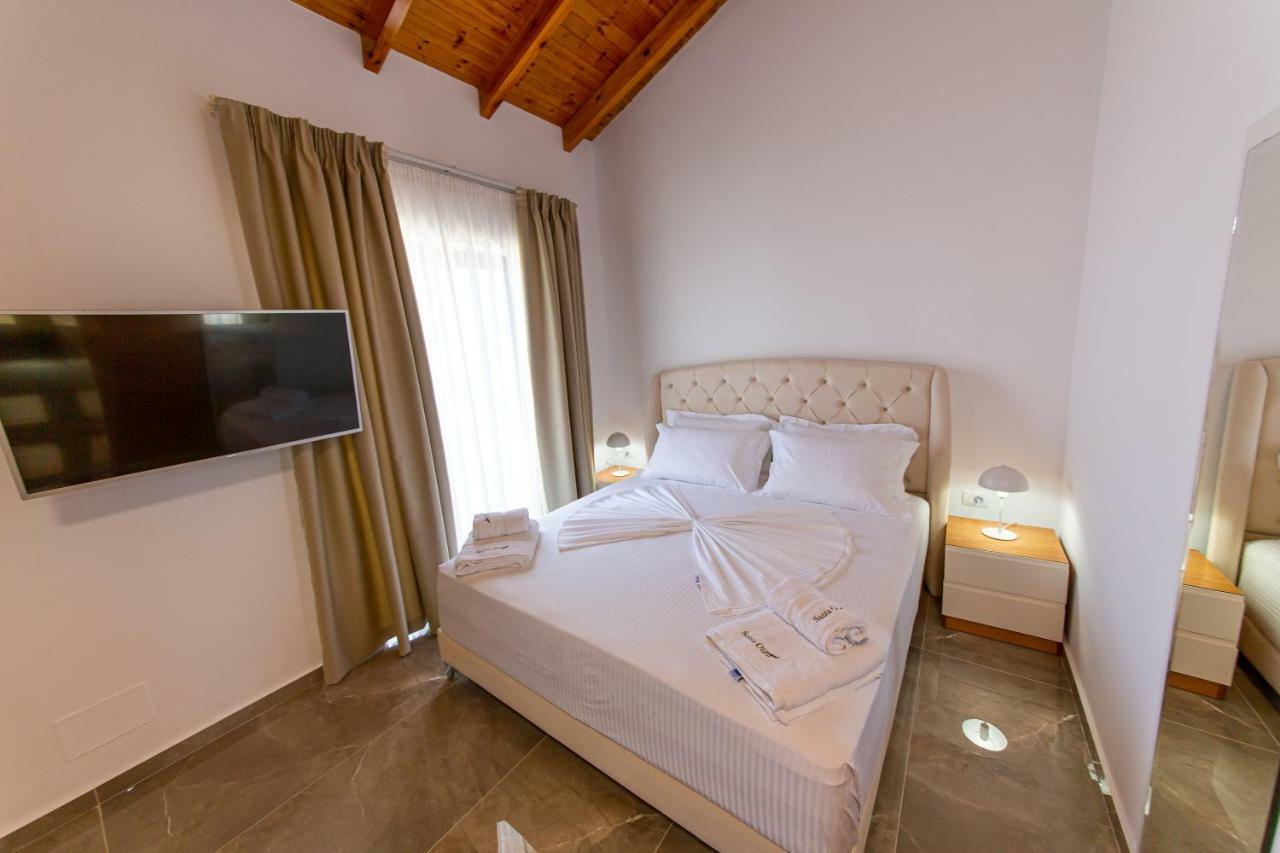 Santa Oliva Suites Ksamil Exterior photo